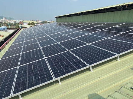 kingfeels는 태국의 제조 공장에 태양열 장착 장치를 설치합니다.
